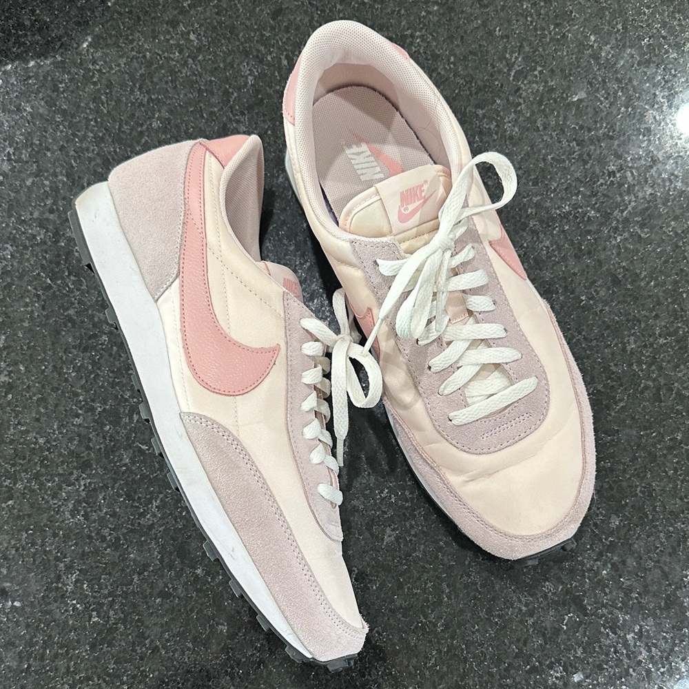 Nike Daybreak Pink Sneakers